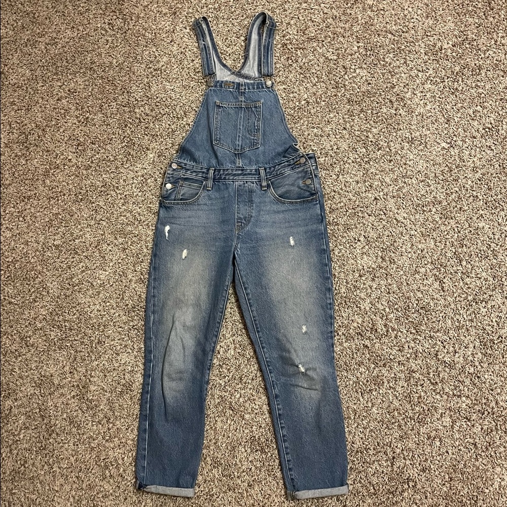 Levi’s Overalls ✨